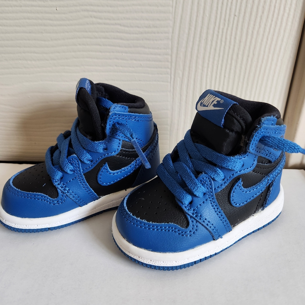 Nike Jordan 1 Retro High OG Kids Blue and Black Sneakers, 3c